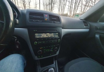 Skoda Yeti Minivan 1.6 CR DPF 105KM 2013 Skoda Yeti Skoda Yeti 1.6 TDI GreenLine 1.6 Diesel 105KM, zdjęcie 16