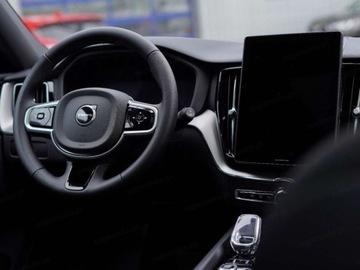 Volvo XC60 II Crossover Plug-in Facelifting 2025 2.0 T6 Plug-in hybrid 350KM 2026 XC60 T6 Plug-In Hybrid AWD Plus Black Edition 2.0 (350 KM) 2026, zdjęcie 9