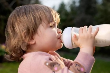 AVENT NATURAL RESPONSE ZESTAW NA PREZENT: 3 BUTELKI ZE SMOCZKIEM + SZCZOTKA