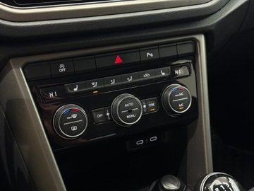 Volkswagen T-Roc I SUV 1.5 TSI ACT 150KM 2021 Volkswagen T-Roc Advance / Podgrzewane fotele / AC, zdjęcie 20