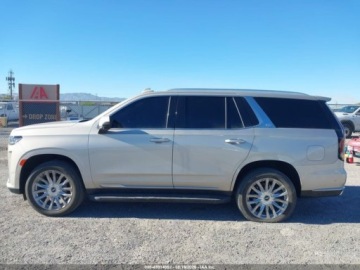 Cadillac Escalade III 2023 Cadillac Escalade 4wd Premium Luxury 2023 6.2 Benzyna 420KM, zdjęcie 1