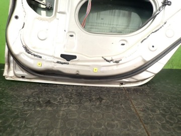 DVEŘE PRAVÉ ZADNÍ TOYOTA CAMRY V USA 04R
