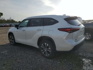 Toyota Highlander III 2021 Toyota Highlander 2021 TOYOTA HIGHLANDER HYBRID XLE 2.5 Hybryda 243KM, zdjęcie 2