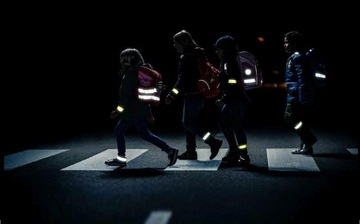 СВЕТООТРАЖАЮЩАЯ САМОЗЖИМНАЯ ПРЕДУПРЕЖДАЮЩАЯ ЛЕНТА, РЕГУЛИРУЕМАЯ, СИЛЬНАЯ ОТРАЖАЮЩАЯ СВОЙСТВА, 40 см