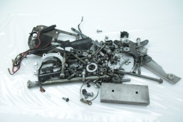 YAMAHA FZ6 FAZER 04-06 S1 БОЛТЫ ВИНТЫ