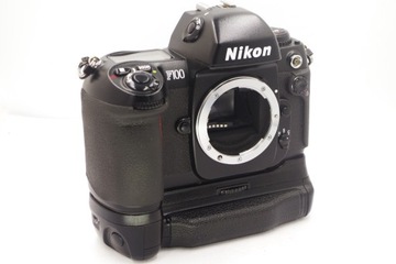 Корпус NIKON F100 + аккумуляторная ручка MB-15 Состояние отличное.