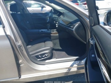 BMW Seria 7 G11-G12 2021 BMW Seria 7 Xdrive 2021 3.0 Benzyna 335KM, zdjęcie 9