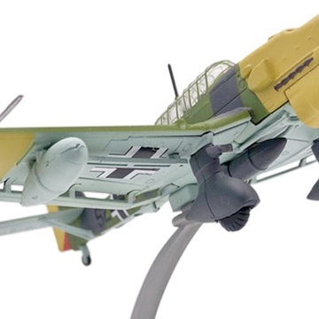 2 предмета 1/72 Истребитель-бомбардировщик 87B + ME262A