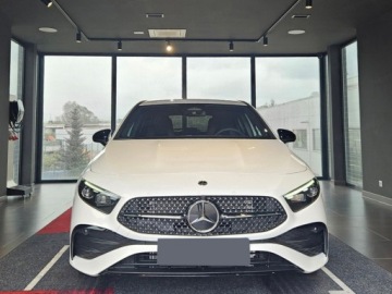 Mercedes Klasa A W177/V177 2025 MERCEDES-BENZ A Klasa 250 e AMG Line 1.3 (272KM) 2025, zdjęcie 1