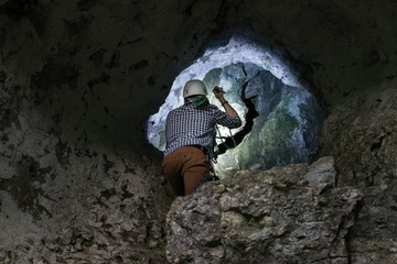 ФОНАРЬ С ЗАЖИМОМ ДЛЯ КРЕПЛЕНИЯ, АККУМУЛЯТОРНЫЙ, МОЩНЫЙ, 400 ЛЮМЕН, IP44