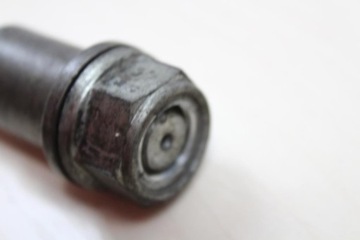 HONDA VT700 SHADOW RC19 ОСЬ КОЛЕСНЫЕ ДИСКИ