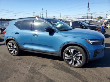 Volvo XC40 Crossover Facelifting 2.0 B4 197KM 2024 Volvo XC 40 2024 VOLVO XC40 PLUS 2.0 Benzyna 197KM, zdjęcie 3