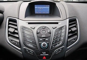 Ford Fiesta VII Hatchback 3d Facelifting 1.0 EcoBoost 100KM 2017 Ford Fiesta 1,0 turbo (100KM) klima, pdc, komputer Benzyna 100KM, zdjęcie 12