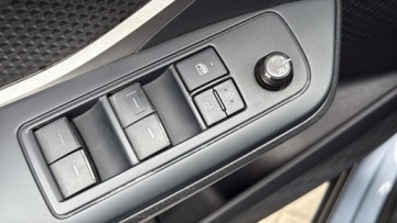 Toyota C-HR I Crossover Facelifting 1.2 Turbo 116KM 2020 Toyota C-HR 1.2 T Comfort 1.2 T Comfort, zdjęcie 15