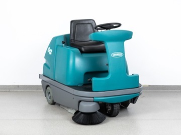 TENNANT S12 SWEEPER НОВЫЕ АККУМУЛЯТОРЫ 2006 г. 2220 м/ч 4650 м²/ч 21000 нетто