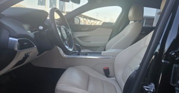 Jaguar XE Sedan Facelifting 2.0 i4P 250KM 2019 Jaguar XE 2.0 Benzyna 250KM, zdjęcie 6