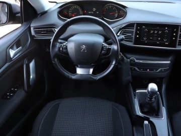 Peugeot 308 II SW Facelifting 1.5 BlueHDI 130KM 2019 Peugeot 308 1.5 BlueHDi, Salon Polska, zdjęcie 6