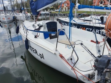 Sprzedam jacht Twister 26 nr 1