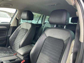 Volkswagen Passat B8 Variant 2.0 TDI BlueMotion SCR 190KM 2018 Volkswagen Passat Variant R-Line Highline Automat, zdjęcie 13
