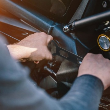 ПРАКТИЧНО ДЛЯ ПЕРЕДНЕЙ ВИЛКИ 50 ММ, ЧЕРНЫЙ ЖЕЛЕЗ