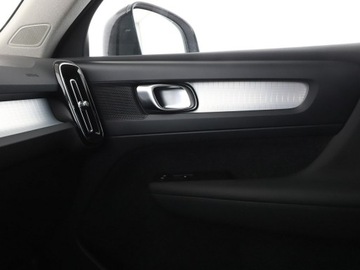 Volvo XC40 Crossover Plug-In 1.5 T5 Plug-in Hybrid 262KM 2020 Volvo XC 40 FV23% R-Design 261KM Automat Navi, zdjęcie 32
