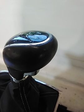 A219 OPEL ASTRA J РЫЧАГ ПЕРЕДАЧ 55563829