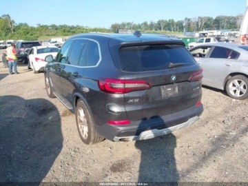 BMW X5 G05 2023 BMW X5 2023 BMW X5 xDrive40i Sports Activity Vehicle 3.0 Hybryda 335KM, zdjęcie 2