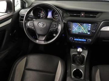 Toyota Avensis III Wagon Facelifting 2015 2.0 D-4D 143KM 2018 Toyota Avensis 2.0 D-4D, Salon Polska, VAT 23%, zdjęcie 6