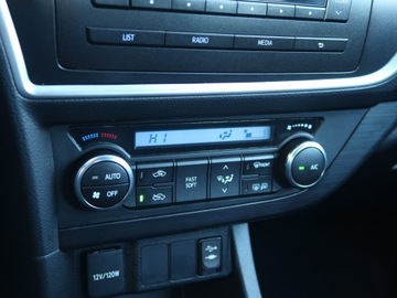 Toyota Auris II Hatchback 5d Dual VVT-i 100 99KM 2014 Toyota Auris 1.3 Dual VVT-i, Klima, Klimatronic, zdjęcie 11