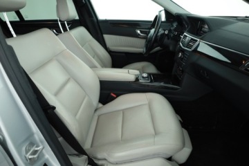 Mercedes Klasa E W212 Limuzyna 350 CGI BlueEFFICIENCY 292KM 2010 Mercedes E E 350 CGI, Automat, Skóra, Navi, Xenon, zdjęcie 6