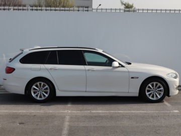BMW Seria 5 F10-F11 Touring 525d 218KM 2011 BMW 5 525d xDrive, 214 KM, 4X4, Automat, Skóra, zdjęcie 5