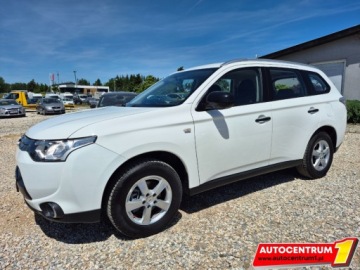 Mitsubishi Outlander III SUV Facelifting 2015 2.0 MIVEC 150KM 2015 Mitsubishi Outlander Oryginalny Przebieg Nawigacja Invite Czujniki Park, zdjęcie 1