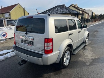 Dodge Nitro 2.8 CRD 177KM 2008 Dodge Nitro SXT 2.8 CRD 4x4 Automat Klimatyzacja Parktronic Tempomat Gwara, zdjęcie 2