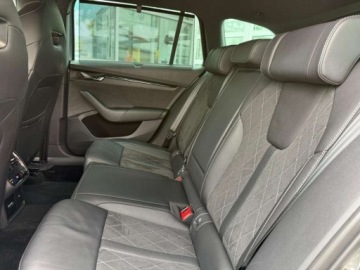 Skoda Octavia IV Kombi 2.0 TDI SCR 200KM 2022 Skoda Octavia 2.0TDI 200KM RS 4X4 DCC VirtCockpit NiskiPrzebieg Keyless Ka, zdjęcie 13