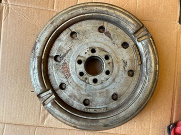 Маховик LUK 415 0740 09