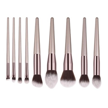 Профессиональные кисти для макияжа.