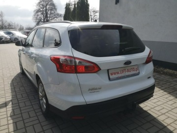 Ford Focus III Kombi 1.0 EcoBoost 125KM 2012 Ford Focus 1.0 12V 125KM Klimatyzacja Nawi Parktro, zdjęcie 7