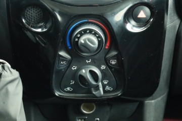 Toyota Aygo II Hatchback 3d Facelifting 1.0 VVT-i 72KM 2019 Toyota Aygo 1.0 VVT-i, Salon Polska, zdjęcie 9