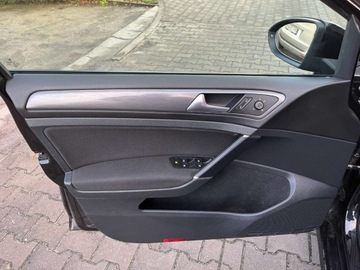 Volkswagen Golf VII Variant 2.0 TDI CR DPF BlueMotion Technology 150KM 2017 Volkswagen Golf 2.0 diesel 150 KM BEZWYPADKOWY 6 biegow zadbany zamia, zdjęcie 31
