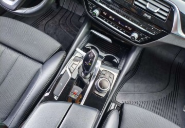 BMW Seria 5 G30-G31 Limuzyna 518d 150KM 2018 BMW Seria 5 BMW Seria 5 518d Sport Line 2.0 Diesel 150KM, zdjęcie 19