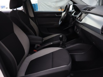 Skoda Fabia III Kombi 1.0 TSI 110KM 2018 Skoda Fabia 1.0 TSI, Salon Polska, Klima, zdjęcie 8