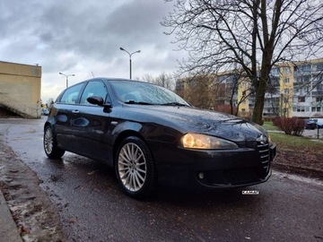 Alfa Romeo 147 Hatchback 1.6 i 16V T.Spark 120KM 2006 Alfa Romeo 147 Alfa Romeo 147 1,6 benzyna Zamiana 1.6 Benzyna 120KM, zdjęcie 9