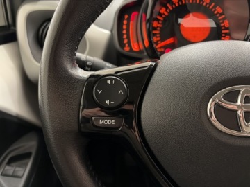 Toyota Aygo II Hatchback 5d 1.0 VVT-i 69KM 2015 Toyota Aygo 1.0 VVT-i X-play II (2014-) Toyota Ayg, zdjęcie 12