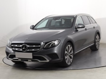 Mercedes Klasa E W213 All-Terrain 2.0 220d 194KM 2018 Mercedes E E 220 d, 191 KM, 4X4, Automat, Skóra, zdjęcie 1