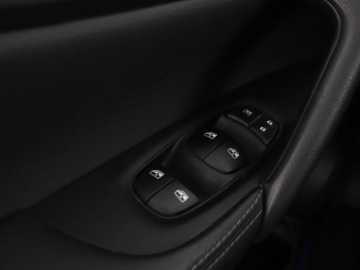 Nissan Qashqai II Crossover Facelifting 1.3DIG-T 140KM 2019 Nissan Qashqai klima auto navi kamera i czujniki, zdjęcie 33