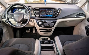 Chrysler Pacifica II 3.6 V6 291KM 2021 Chrysler Pacifica Chrysler Pacifica 3.6 V6 291KM 7-osobowy 3.6 Benzyna, zdjęcie 10
