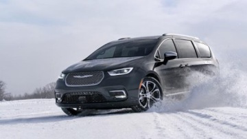 БАМПЕР НОВЫЙ ПЕРЕДНИЙ CHRYSLER PACIFICA 2021 ОРИГИНАЛ