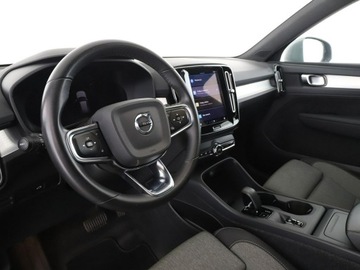 Volvo XC40 Crossover Facelifting 2.0 B3 163KM 2023 Volvo XC 40 FV23 2.0 B4 Core Automat Tempomat, zdjęcie 13