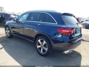Mercedes GLC C253 2018 Mercedes-Benz GLC 300 4Matic 2018 2.0l 2.0 Benzyna 241KM, zdjęcie 3