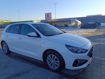 Hyundai i30 III Hatchback Facelifting 1.0 T-GDI 120KM 2023 HYUNDAI I30 1.0 T-GDI 120KM przebieg 39 tyś km LAKIER PERŁA METALIK r. 2023, zdjęcie 8